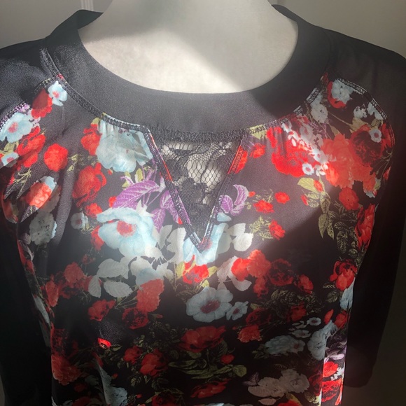 BCBGeneration Black Sheer Top w/Floral Front Sz. Large - Picture 2 of 6